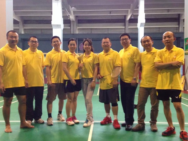 世界杯官方入口团队建设-羽毛球活动